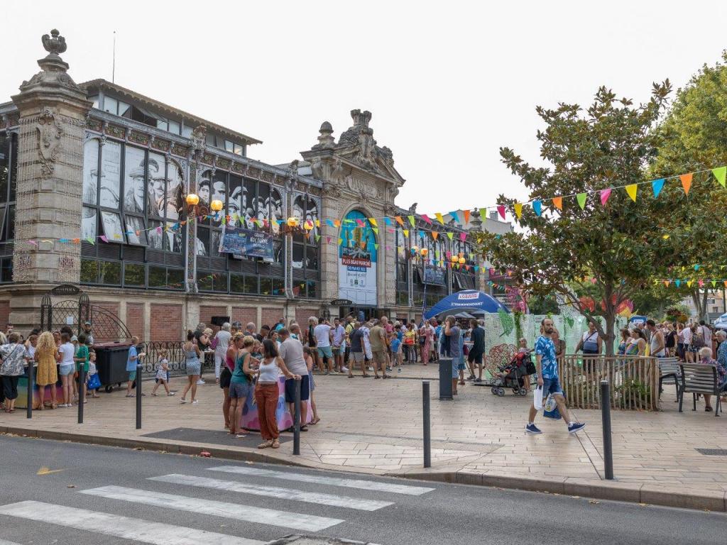 Nocturne_halles_narbonne_4_aout_2022_Bernard_Delmas_Mairie_Narbonne-26