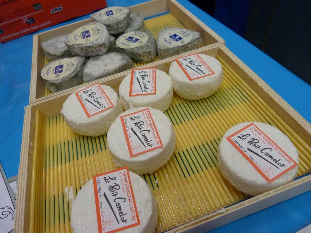 halles_de_narbonne_animation_fromage_chevre_camelot_ecu_pays_cathare_aude_laine_gandolf_haloir_oules-20-04-2013-02_