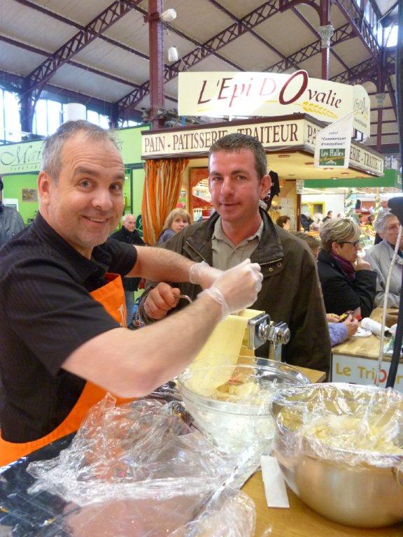 halles_de_narbonne_animation_fromage_chevre_camelot_ecu_pays_cathare_aude_laine_gandolf_haloir_oules-20-04-2013-07_