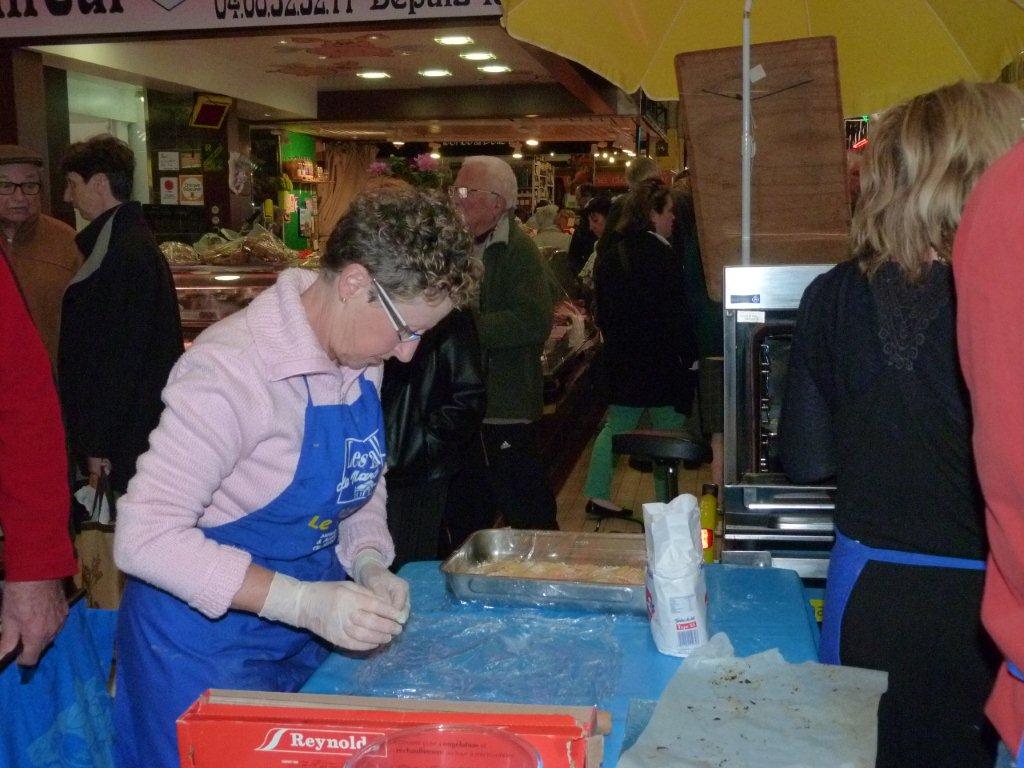 halles_de_narbonne_animation_fromage_chevre_camelot_ecu_pays_cathare_aude_laine_gandolf_haloir_oules-20-04-2013-15_
