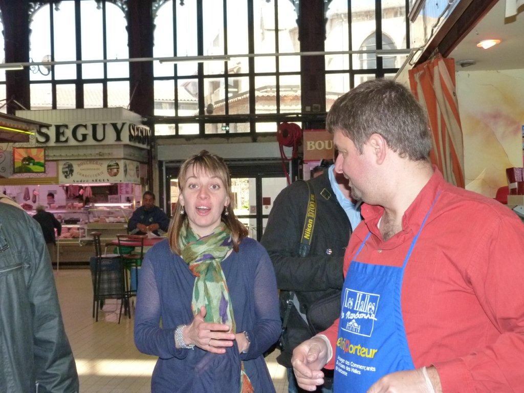 halles_de_narbonne_animation_fromage_chevre_camelot_ecu_pays_cathare_aude_laine_gandolf_haloir_oules-20-04-2013-18_