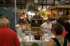 halles-narbonne-festival-fraise-2010-et-babyfoot (22)