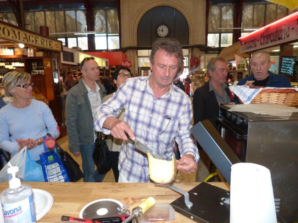 halles_de_narbonne_animation_fromage_bethmale_bamalou_reblochon_laine_gandolf_haloir_oules_18-04-201306