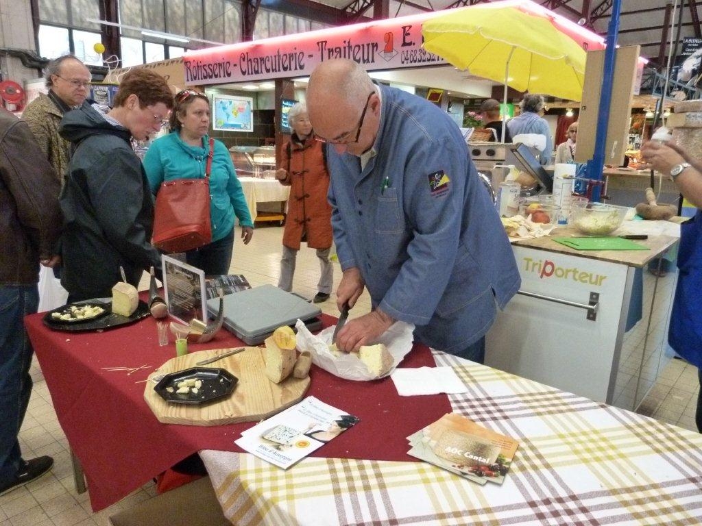 halles_de_narbonne_animation_fromage_bethmale_bamalou_reblochon_laine_gandolf_haloir_oules_18-04-201315