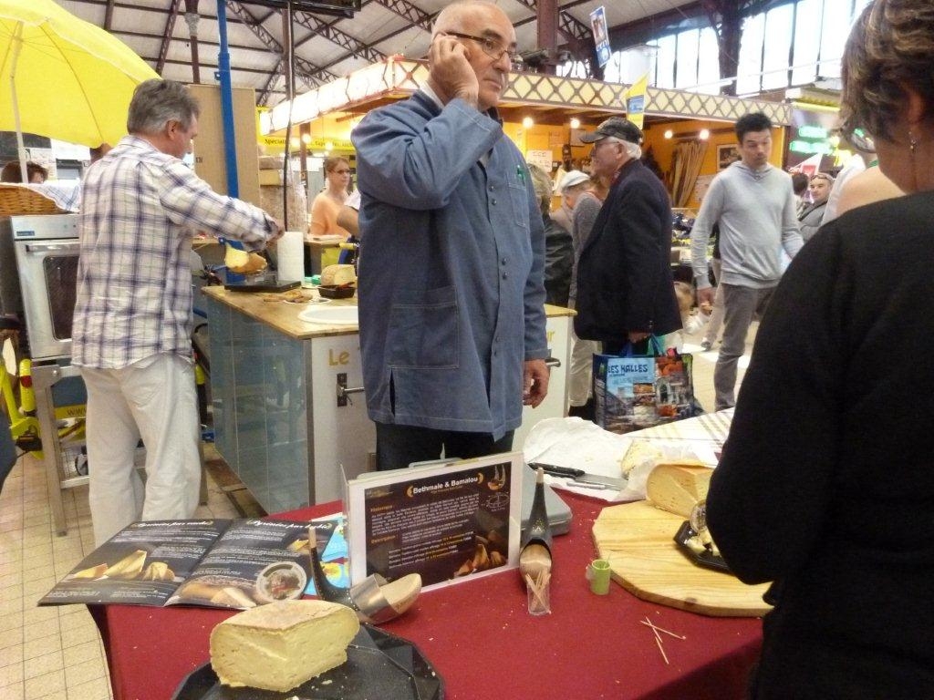 halles_de_narbonne_animation_fromage_bethmale_bamalou_reblochon_laine_gandolf_haloir_oules_18-04-201321