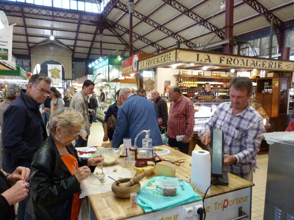 halles_de_narbonne_animation_fromage_bethmale_bamalou_reblochon_laine_gandolf_haloir_oules_18-04-201331