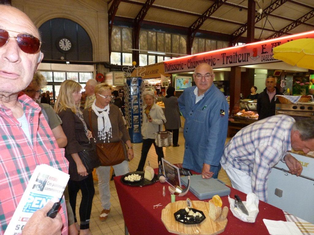 halles_de_narbonne_animation_fromage_bethmale_bamalou_reblochon_laine_gandolf_haloir_oules_18-04-201334