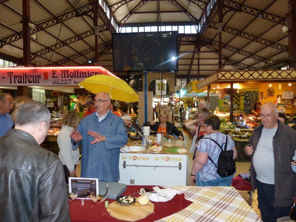 halles_de_narbonne_animation_fromage_bethmale_bamalou_reblochon_laine_gandolf_haloir_oules_18-04-201337