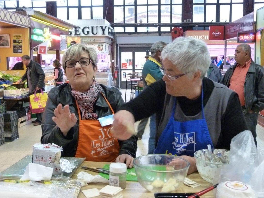 halles_de_narbonne_animation_fromage_roquefort_papillon_bergers_du_larzac_amicale_aveyronnais_aude_laine_gandolf_haloir_oules-19-04-2013- 01