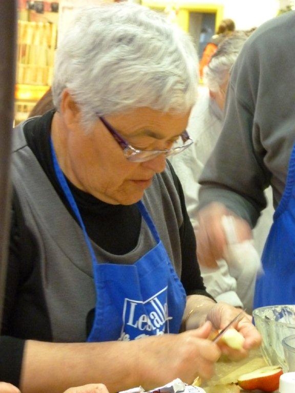 halles_de_narbonne_animation_fromage_roquefort_papillon_bergers_du_larzac_amicale_aveyronnais_aude_laine_gandolf_haloir_oules-19-04-2013- 11