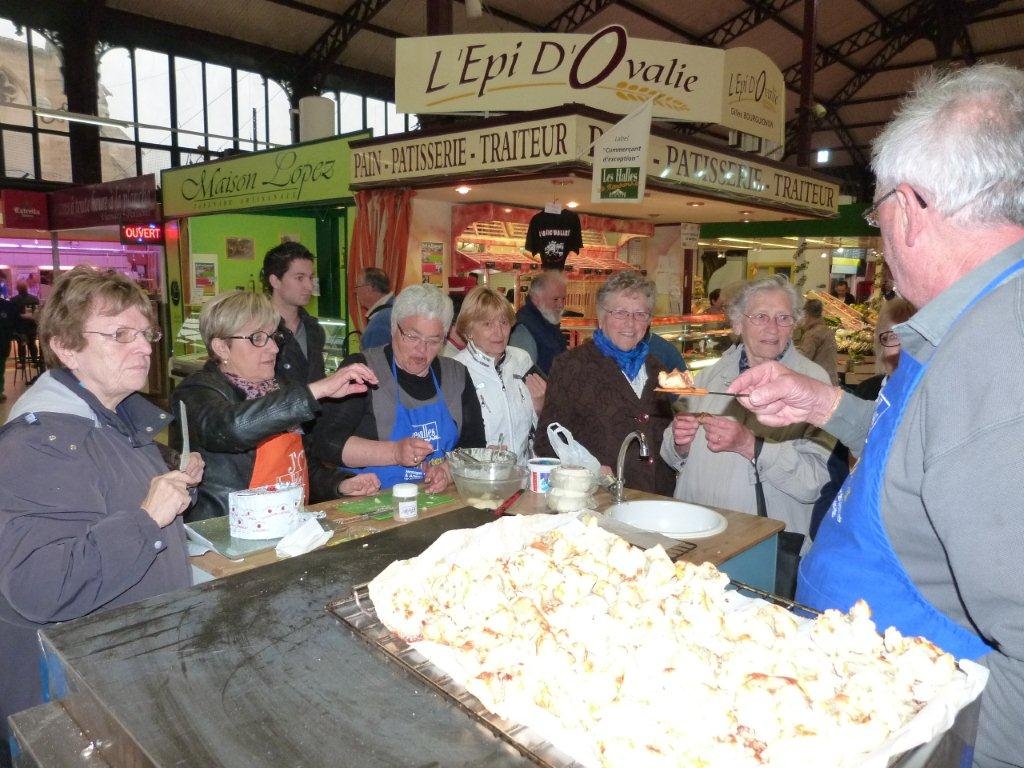 halles_de_narbonne_animation_fromage_roquefort_papillon_bergers_du_larzac_amicale_aveyronnais_aude_laine_gandolf_haloir_oules-19-04-2013- 16