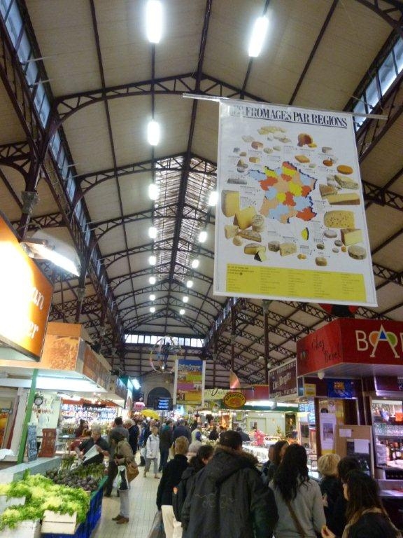 halles_de_narbonne_animation_fromage_roquefort_papillon_bergers_du_larzac_amicale_aveyronnais_aude_laine_gandolf_haloir_oules-19-04-2013- 24
