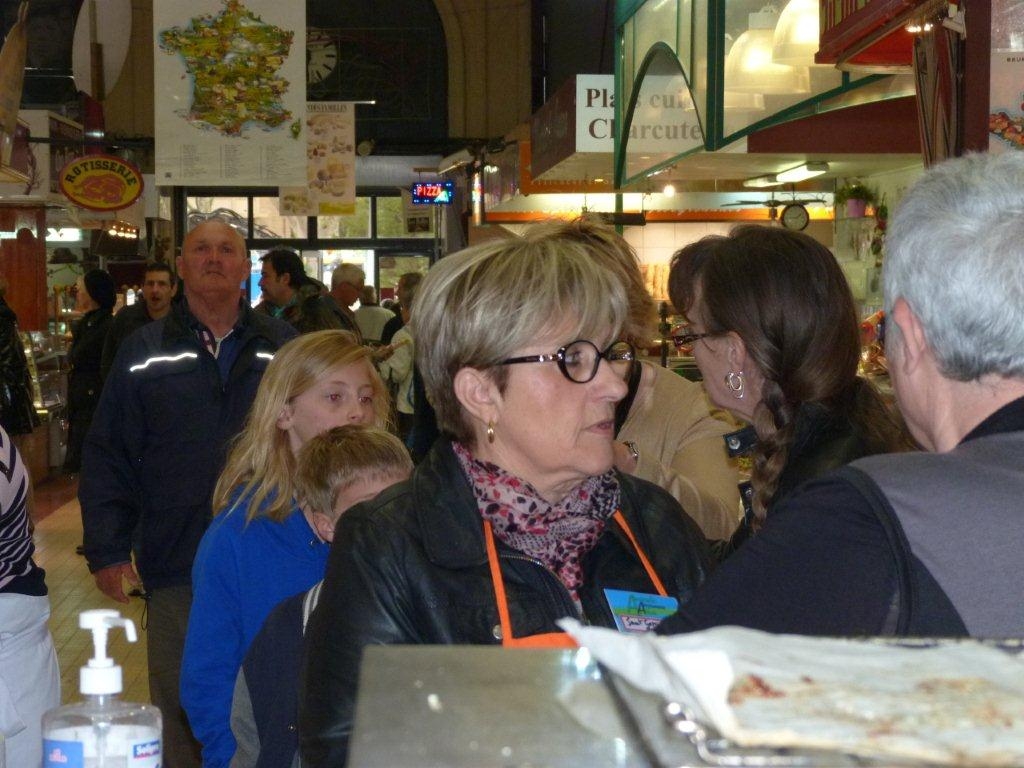 halles_de_narbonne_animation_fromage_roquefort_papillon_bergers_du_larzac_amicale_aveyronnais_aude_laine_gandolf_haloir_oules-19-04-2013- 29