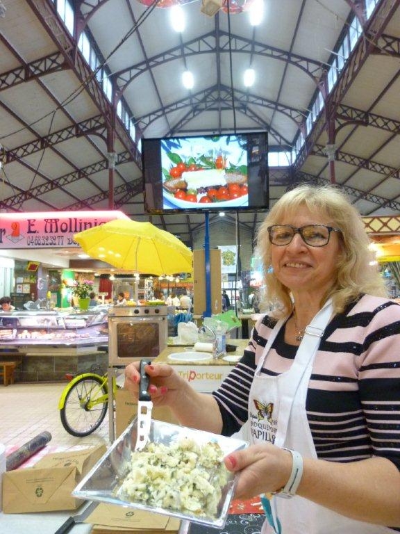 halles_de_narbonne_animation_fromage_roquefort_papillon_bergers_du_larzac_amicale_aveyronnais_aude_laine_gandolf_haloir_oules-19-04-2013- 39