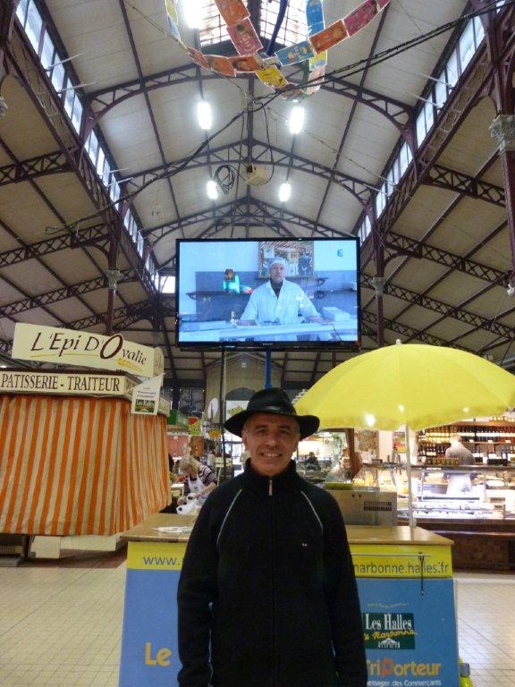 halles_de_narbonne_animation_fromage_roquefort_papillon_bergers_du_larzac_amicale_aveyronnais_aude_laine_gandolf_haloir_oules-19-04-2013- 41