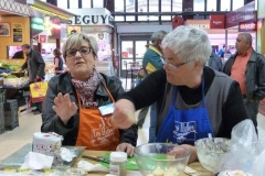 halles_de_narbonne_animation_fromage_roquefort_papillon_bergers_du_larzac_amicale_aveyronnais_aude_laine_gandolf_haloir_oules-19-04-2013- 01