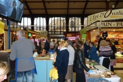 halles_de_narbonne_animation_fromage_roquefort_papillon_bergers_du_larzac_amicale_aveyronnais_aude_laine_gandolf_haloir_oules-19-04-2013- 17