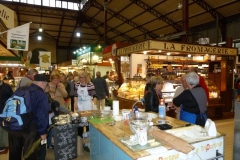 halles_de_narbonne_animation_fromage_roquefort_papillon_bergers_du_larzac_amicale_aveyronnais_aude_laine_gandolf_haloir_oules-19-04-2013- 27