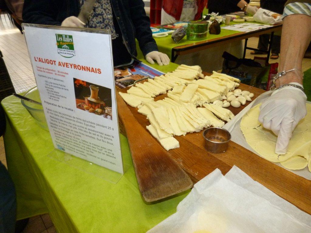 halles_narbonne_animation_fromages_haloir_laine_gandolf_oules_papillon_bergers_du_larzac_aligot_aveyronnais-22-04-16-19
