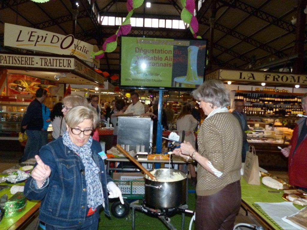 halles_narbonne_animation_fromages_haloir_laine_gandolf_oules_papillon_bergers_du_larzac_aligot_aveyronnais-22-04-16-31