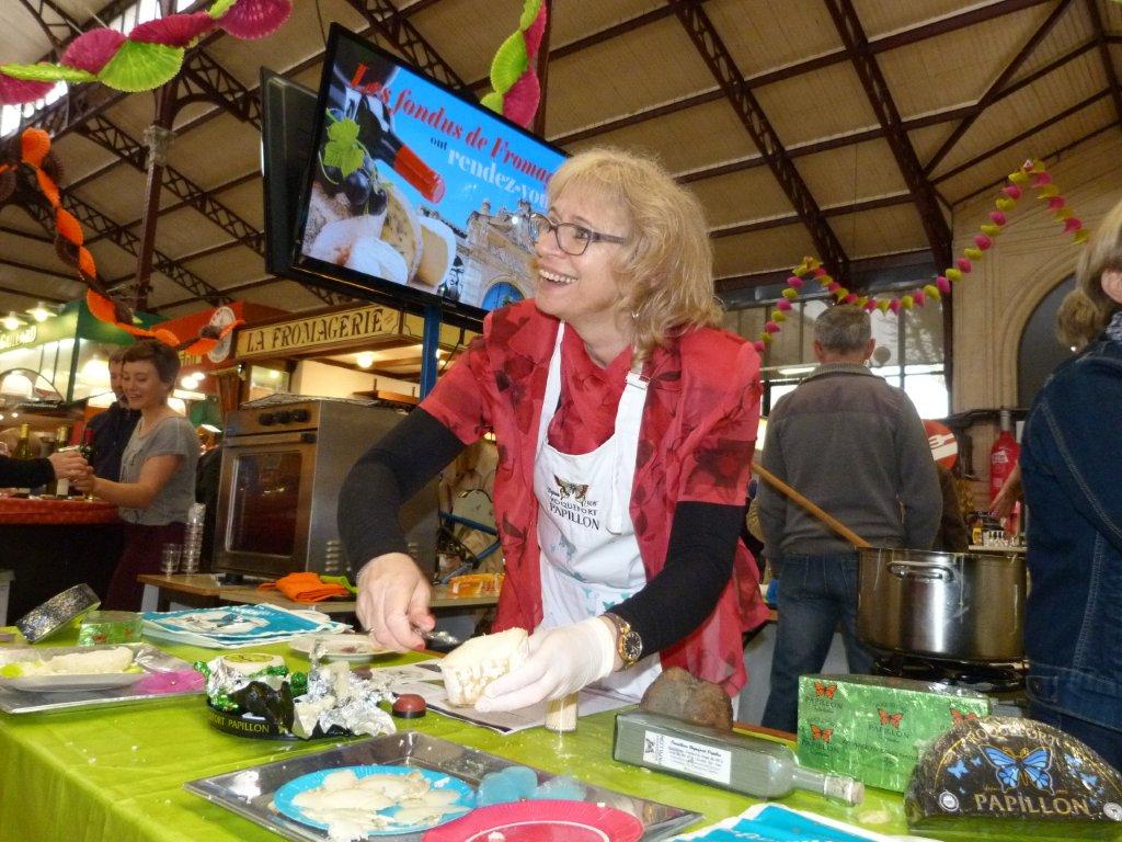 halles_narbonne_animation_fromages_haloir_laine_gandolf_oules_papillon_bergers_du_larzac_aligot_aveyronnais-22-04-16-43