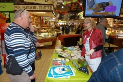 halles_narbonne_animation_fromages_haloir_laine_gandolf_oules_papillon_bergers_du_larzac_aligot_aveyronnais-22-04-16-11