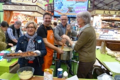 halles_narbonne_animation_fromages_haloir_laine_gandolf_oules_papillon_bergers_du_larzac_aligot_aveyronnais-22-04-16-26