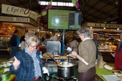 halles_narbonne_animation_fromages_haloir_laine_gandolf_oules_papillon_bergers_du_larzac_aligot_aveyronnais-22-04-16-31