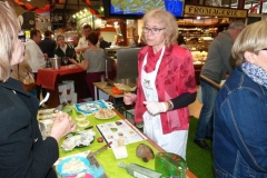 halles_narbonne_animation_fromages_haloir_laine_gandolf_oules_papillon_bergers_du_larzac_aligot_aveyronnais-22-04-16-32