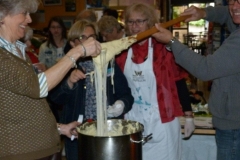 halles_narbonne_animation_fromages_haloir_laine_gandolf_oules_papillon_bergers_du_larzac_aligot_aveyronnais-22-04-16-37