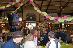 halles_narbonne_animation_fromages_haloir_laine_gandolf_oules_papillon_bergers_du_larzac_aligot_aveyronnais-22-04-16-45