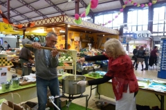 halles_narbonne_animation_fromages_haloir_laine_gandolf_oules_papillon_bergers_du_larzac_aligot_aveyronnais-22-04-16-53