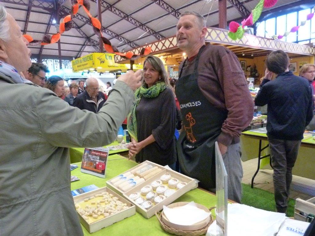 halles_narbonne_animation_fromages_haloir_laine_gandolf_oules_combebelle_les_chamoises_grillotins_chevre-22-04-16-08