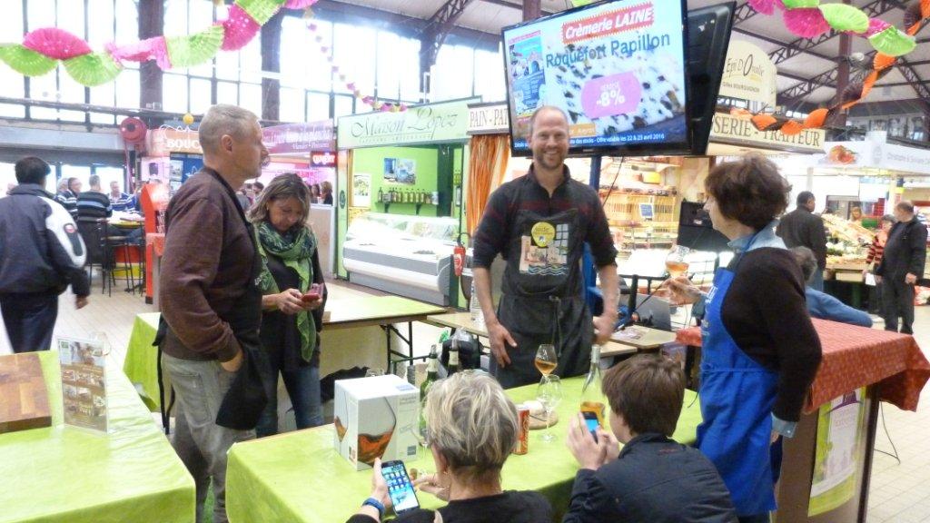 halles_narbonne_animation_fromages_haloir_laine_gandolf_oules_combebelle_les_chamoises_grillotins_chevre-22-04-16-34