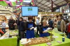 halles_narbonne_animation_fromages_haloir_laine_gandolf_oules_combebelle_les_chamoises_grillotins_chevre-22-04-16-14