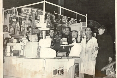 histoire_halles_narbonne_retrospective_fromagerie_belzon_pose_1