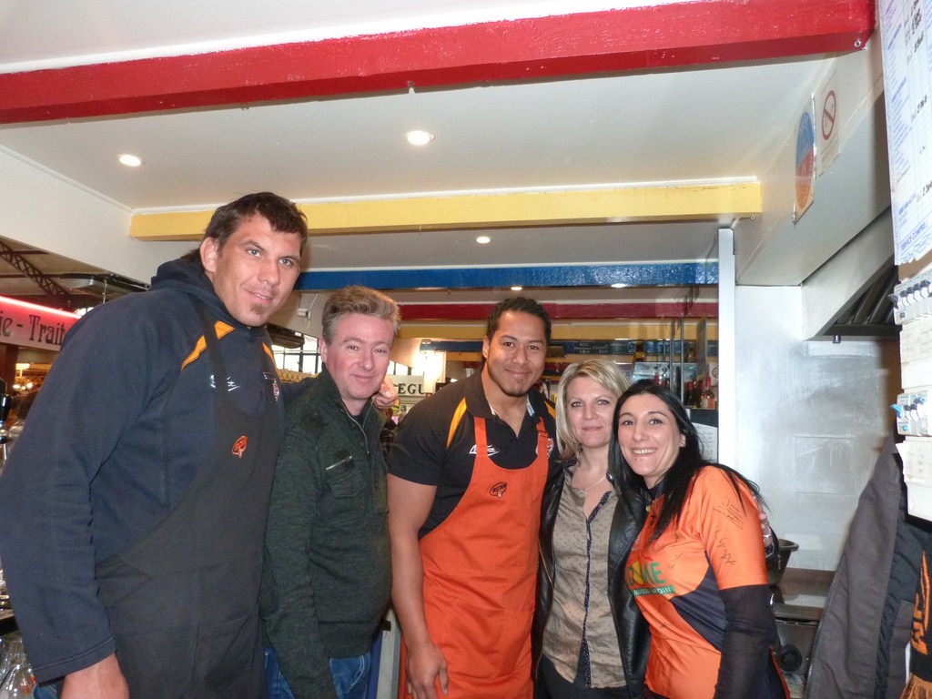rcnm_beziers__accueil_supporters_vismavie_commercants_halles_narbonne_2012-01