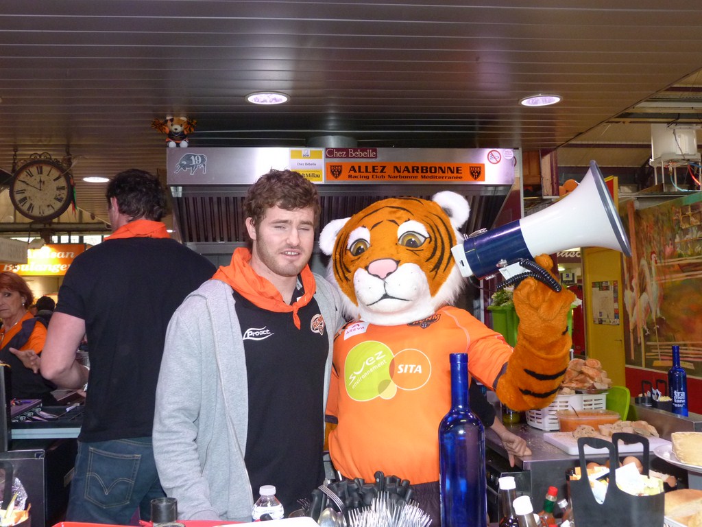 rcnm_beziers__accueil_supporters_vismavie_commercants_halles_narbonne_2012-11