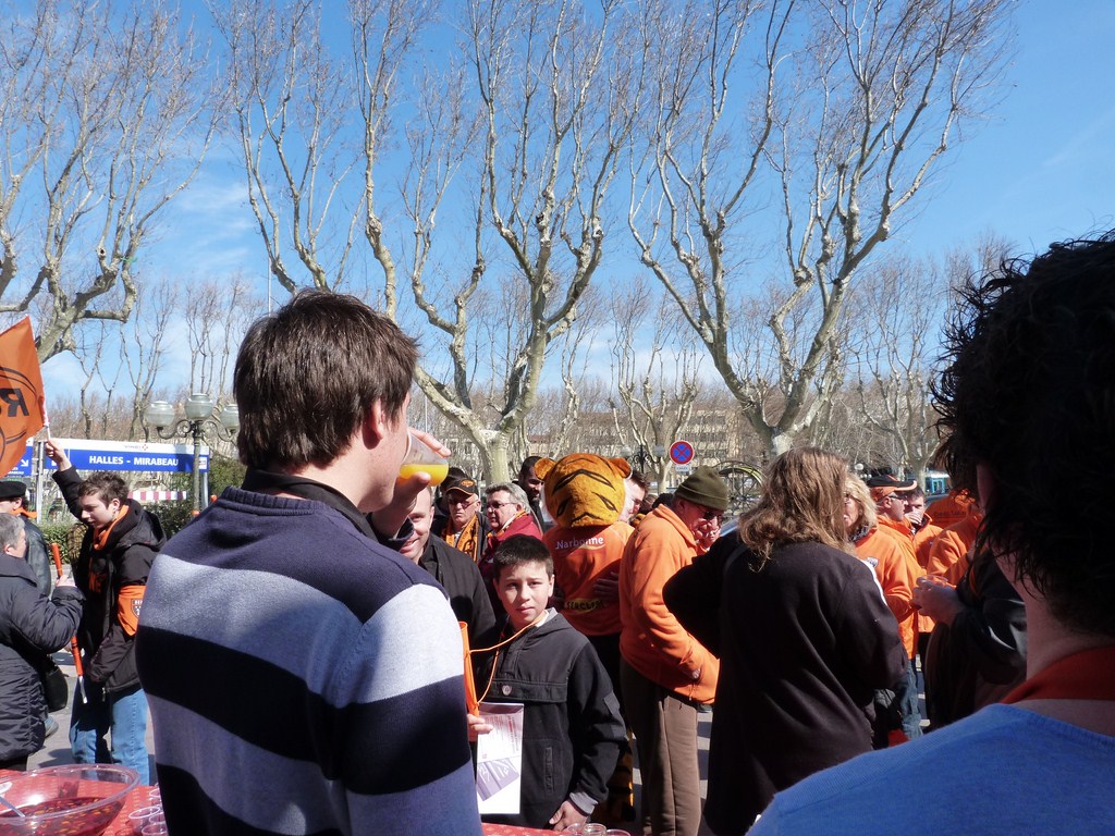 rcnm_beziers__accueil_supporters_vismavie_commercants_halles_narbonne_2012-26