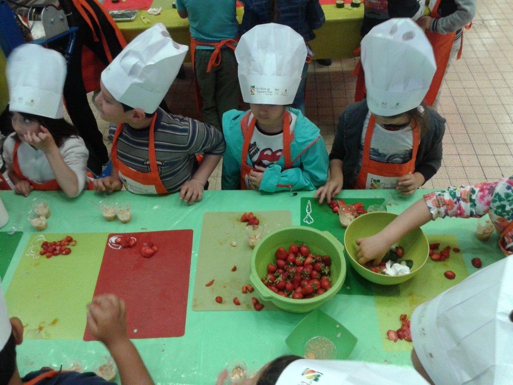 halles_narbonne_interfel_fruits_legumes_enfants_ecole_arago_27-28_mai_2014-13