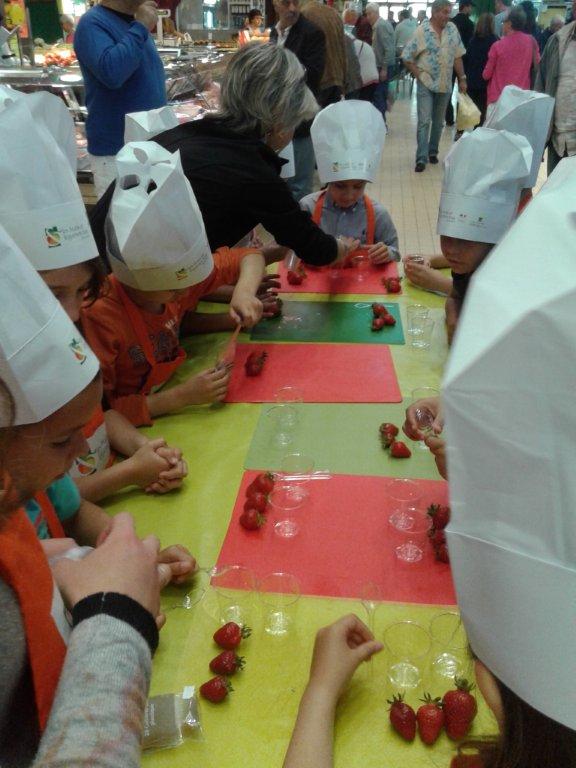 halles_narbonne_interfel_fruits_legumes_enfants_ecole_arago_27-28_mai_2014-26
