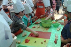 halles_narbonne_interfel_fruits_legumes_enfants_ecole_arago_27-28_mai_2014-11