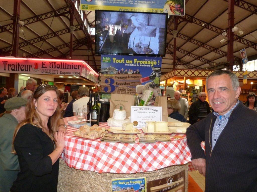 halles_narbonne_tout_un_fromage_aveyronnais_aop_fitou_confrerie_la_mesnie_roquefort_papillon_societe_fourme_d_ambert_bergers_larzac_23_mai_2014-07