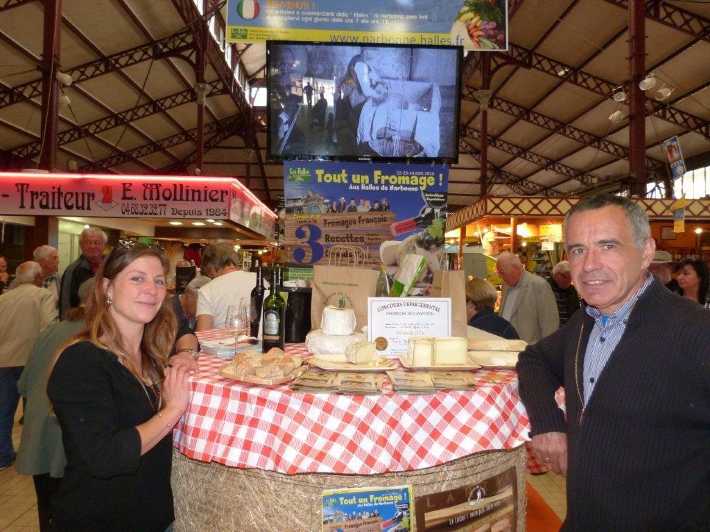 halles_narbonne_tout_un_fromage_aveyronnais_aop_fitou_confrerie_la_mesnie_roquefort_papillon_societe_fourme_d_ambert_bergers_larzac_23_mai_2014-08