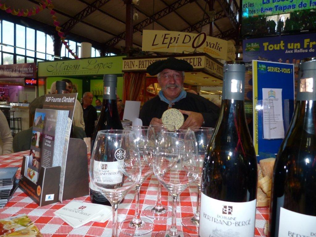halles_narbonne_tout_un_fromage_aveyronnais_aop_fitou_confrerie_la_mesnie_roquefort_papillon_societe_fourme_d_ambert_bergers_larzac_23_mai_2014-13