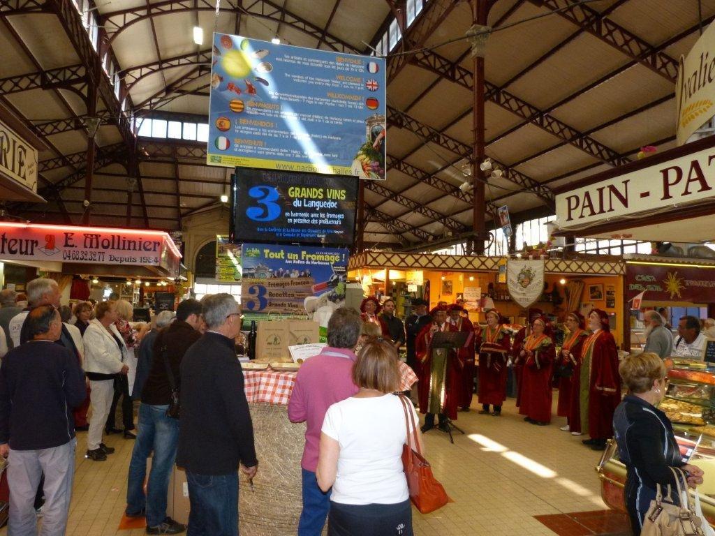 halles_narbonne_tout_un_fromage_aveyronnais_aop_fitou_confrerie_la_mesnie_roquefort_papillon_societe_fourme_d_ambert_bergers_larzac_23_mai_2014-27