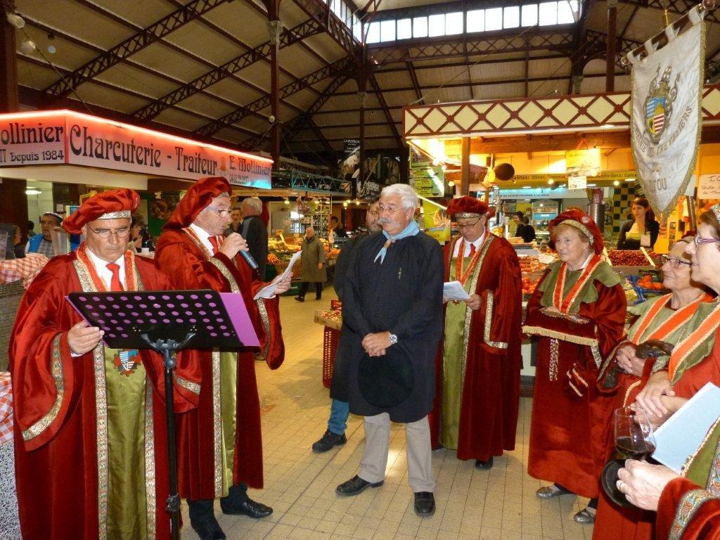 halles_narbonne_tout_un_fromage_aveyronnais_aop_fitou_confrerie_la_mesnie_roquefort_papillon_societe_fourme_d_ambert_bergers_larzac_23_mai_2014-32
