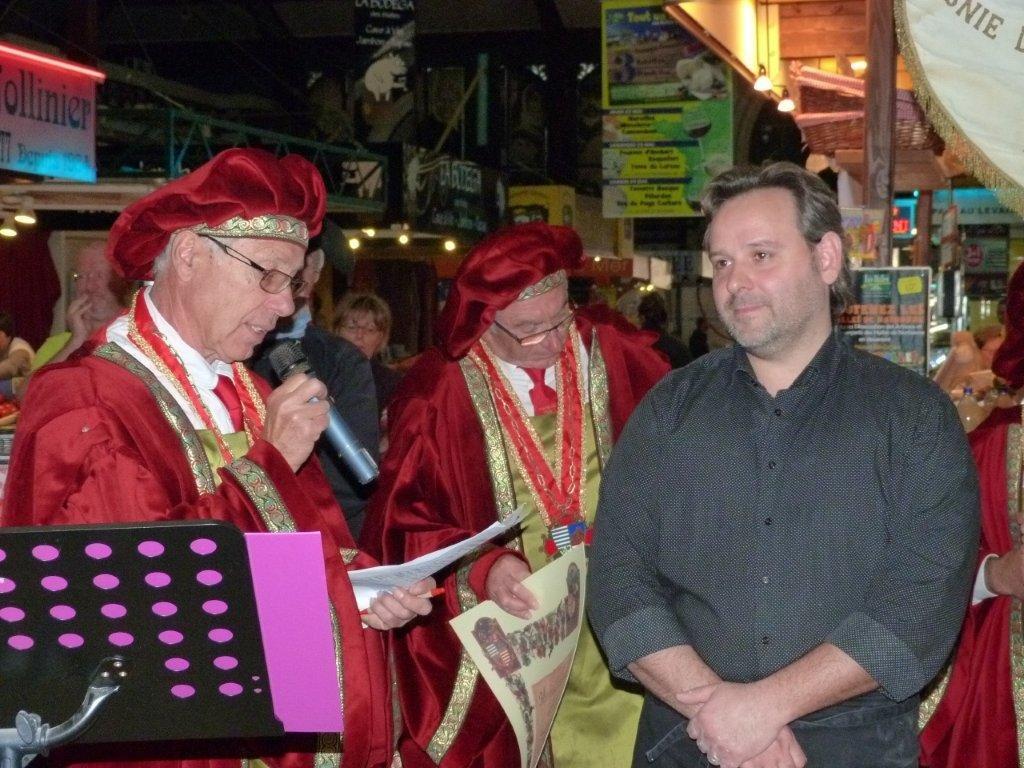 halles_narbonne_tout_un_fromage_aveyronnais_aop_fitou_confrerie_la_mesnie_roquefort_papillon_societe_fourme_d_ambert_bergers_larzac_23_mai_2014-42