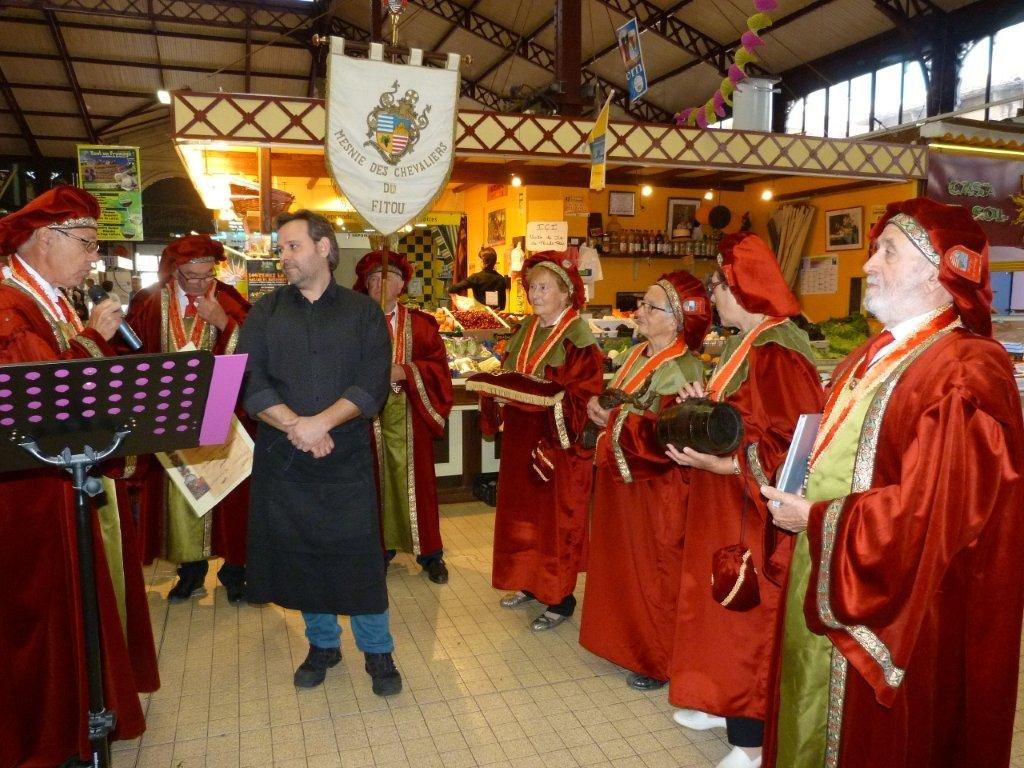 halles_narbonne_tout_un_fromage_aveyronnais_aop_fitou_confrerie_la_mesnie_roquefort_papillon_societe_fourme_d_ambert_bergers_larzac_23_mai_2014-43