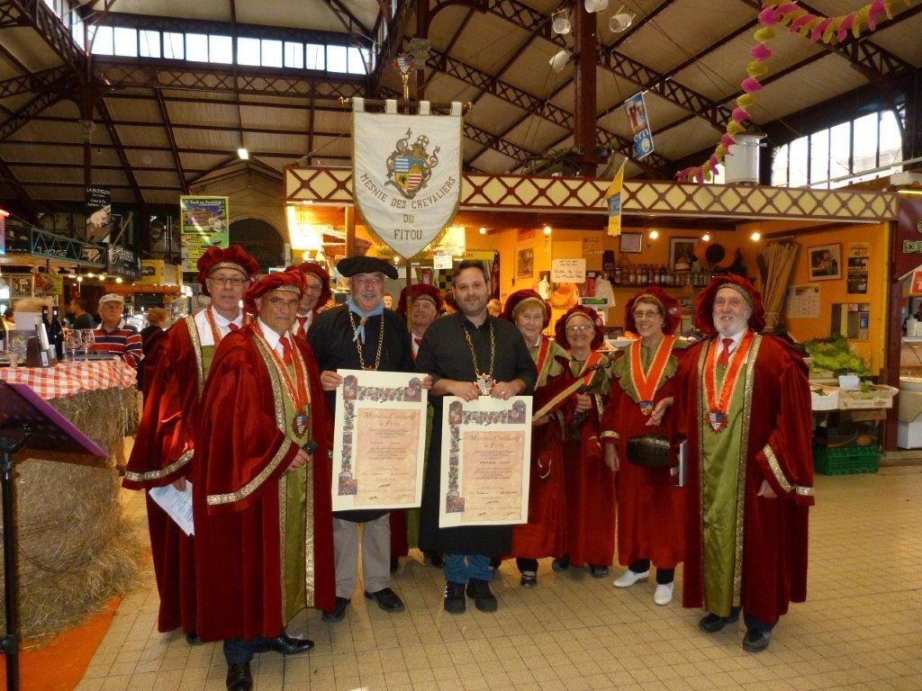 halles_narbonne_tout_un_fromage_aveyronnais_aop_fitou_confrerie_la_mesnie_roquefort_papillon_societe_fourme_d_ambert_bergers_larzac_23_mai_2014-54